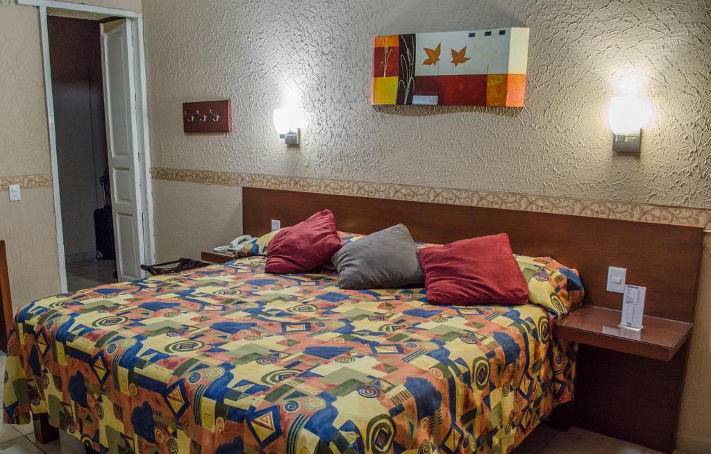 Hotel Posada Regis Guadalajara Eksteriør billede