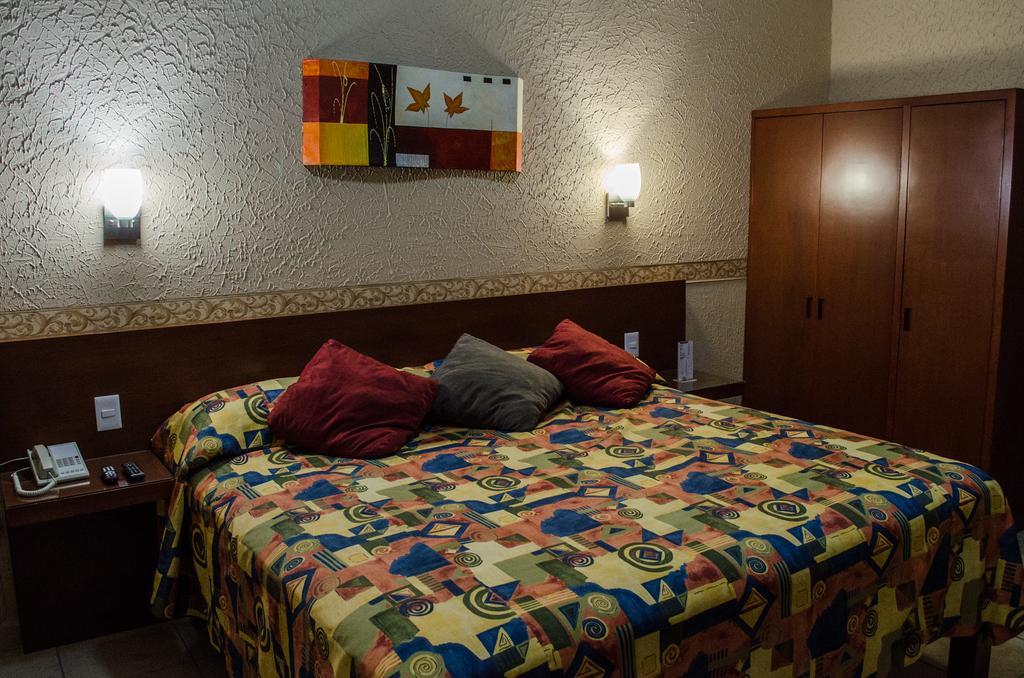 Hotel Posada Regis Guadalajara Eksteriør billede
