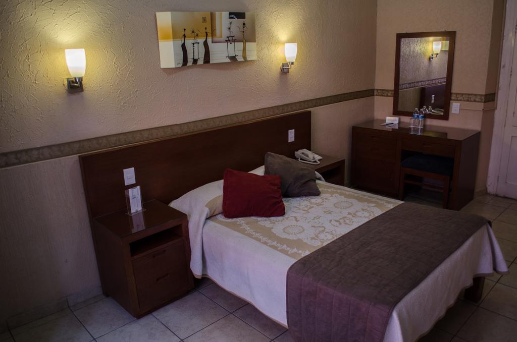 Hotel Posada Regis Guadalajara Eksteriør billede